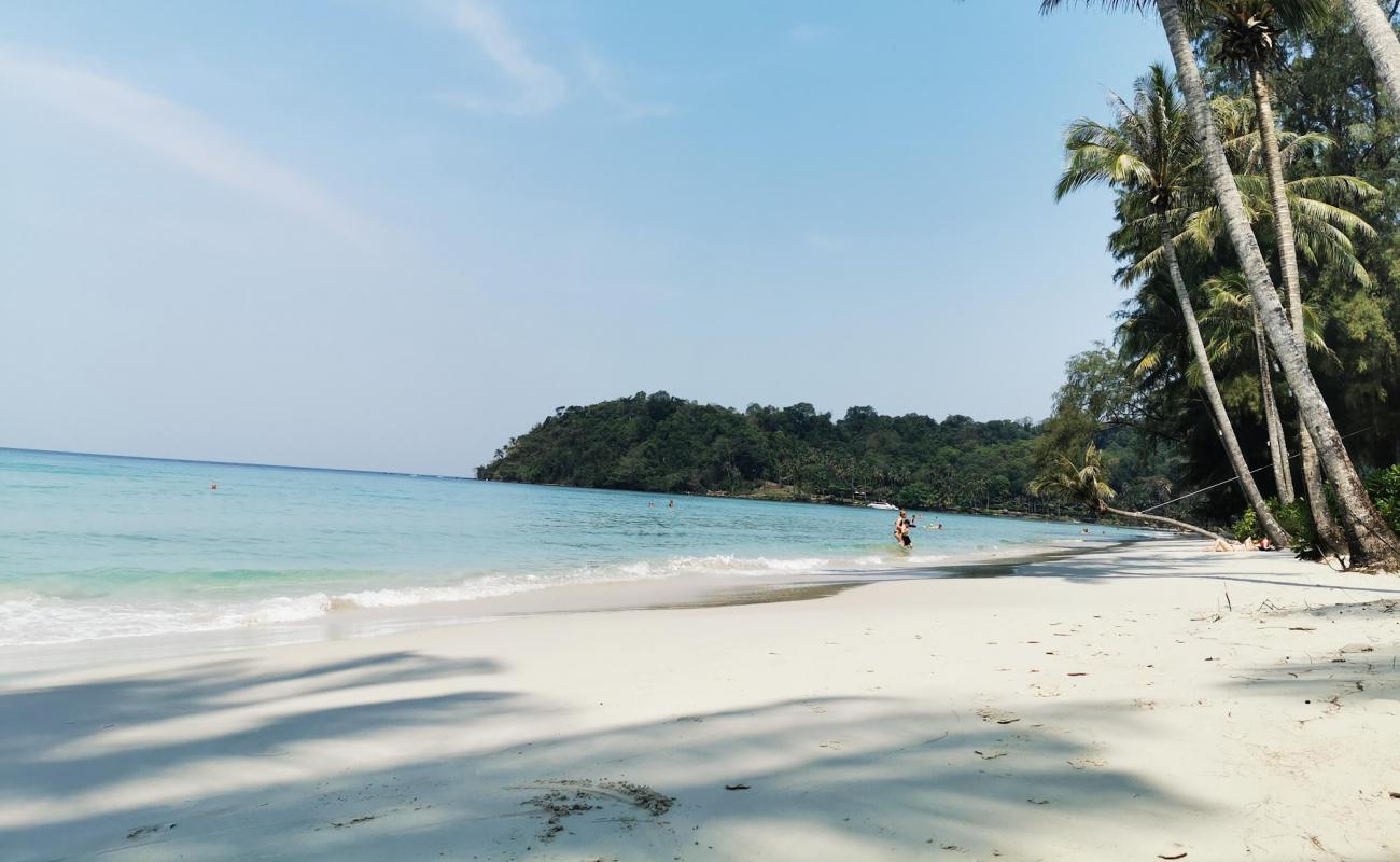 Foto de Playa de Ko Kut con arena fina blanca superficie