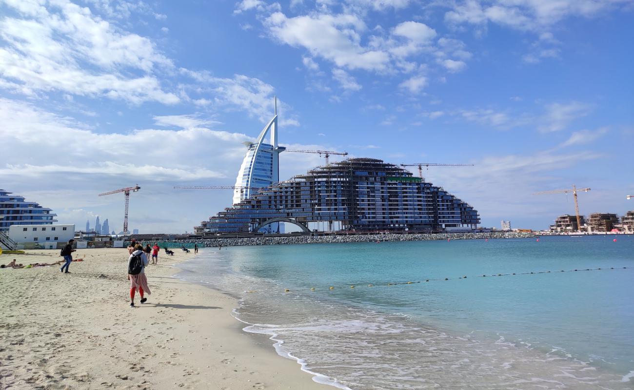 Foto de Jumeira Public beach con arena blanca superficie