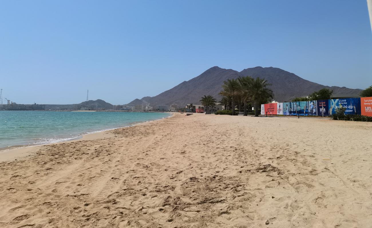 Foto de Khor Fakkan Beach II con arena brillante superficie