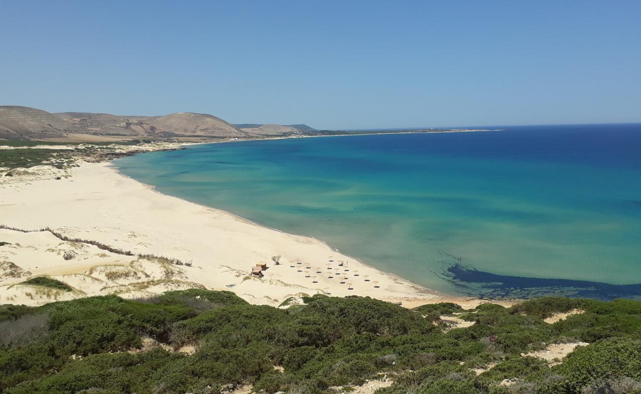 Foto de Plage Ain Damous con arena brillante superficie