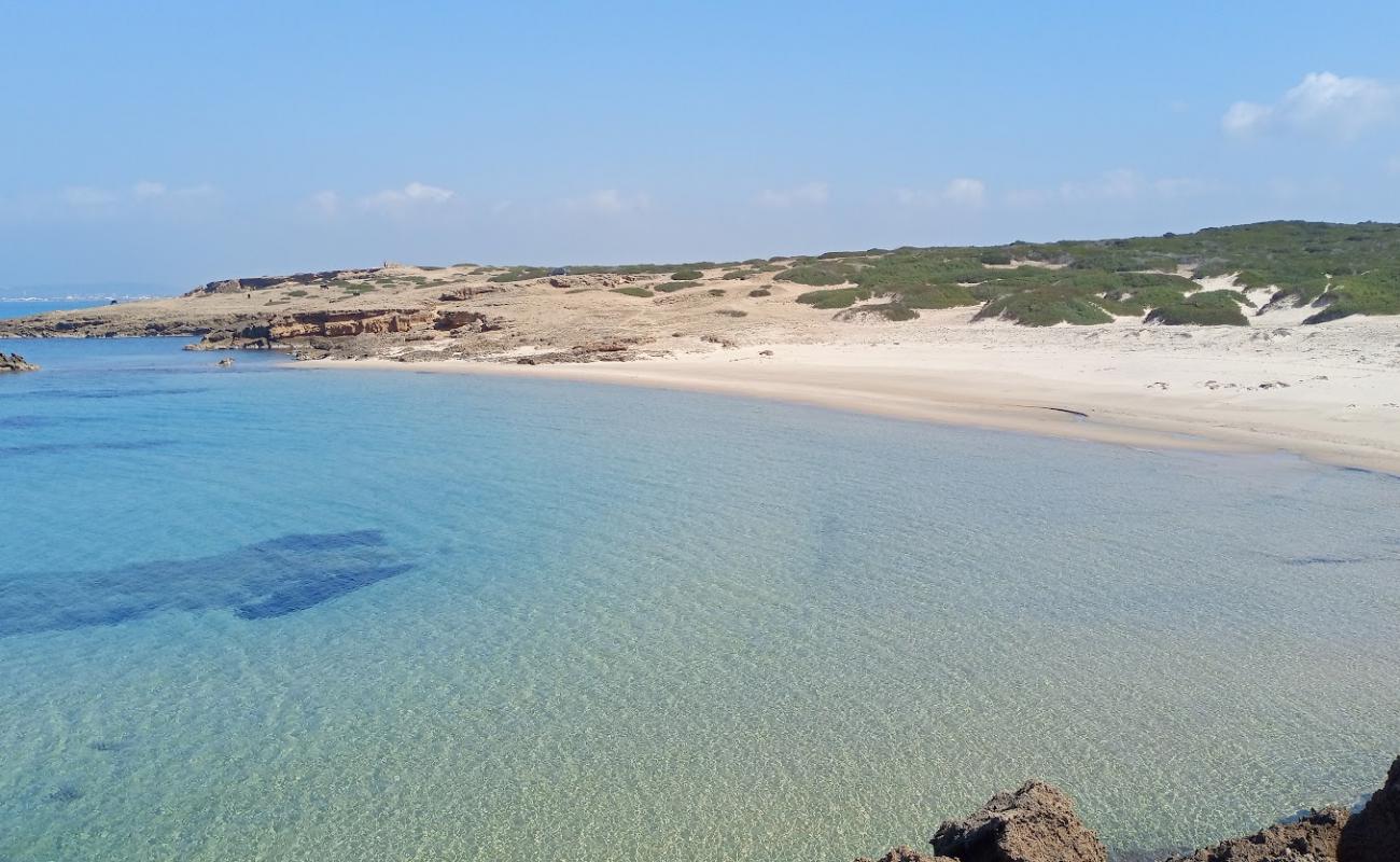 Foto de Plage boukrim II con arena brillante superficie