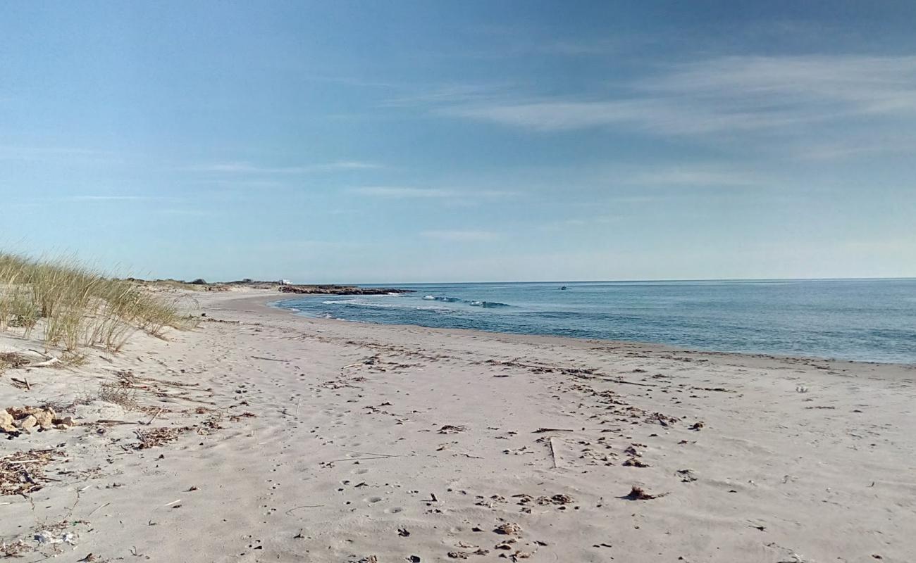 Foto de Plage El Mlaaeb con arena fina gris superficie