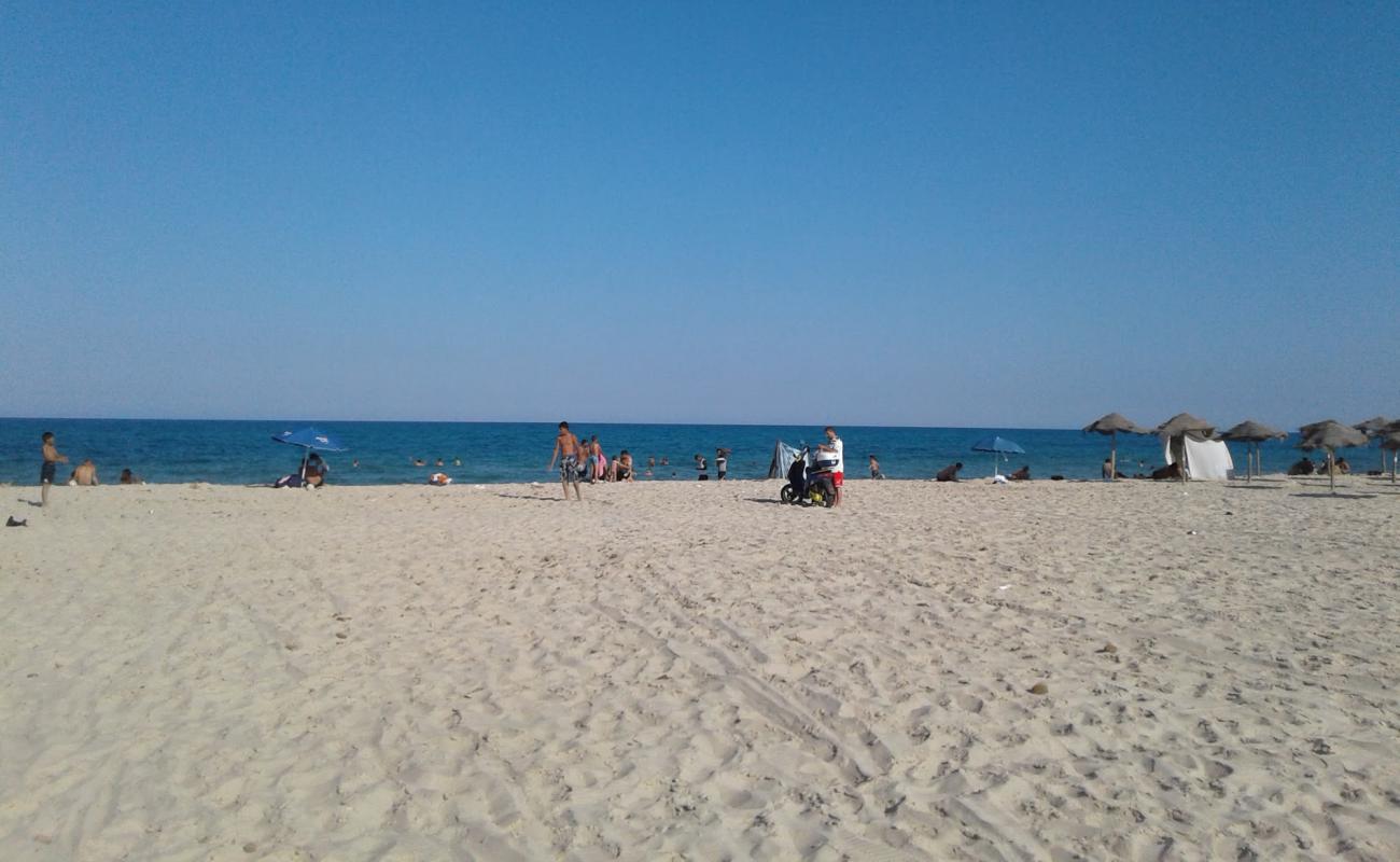 Foto de Plage D'essaloum con arena brillante superficie