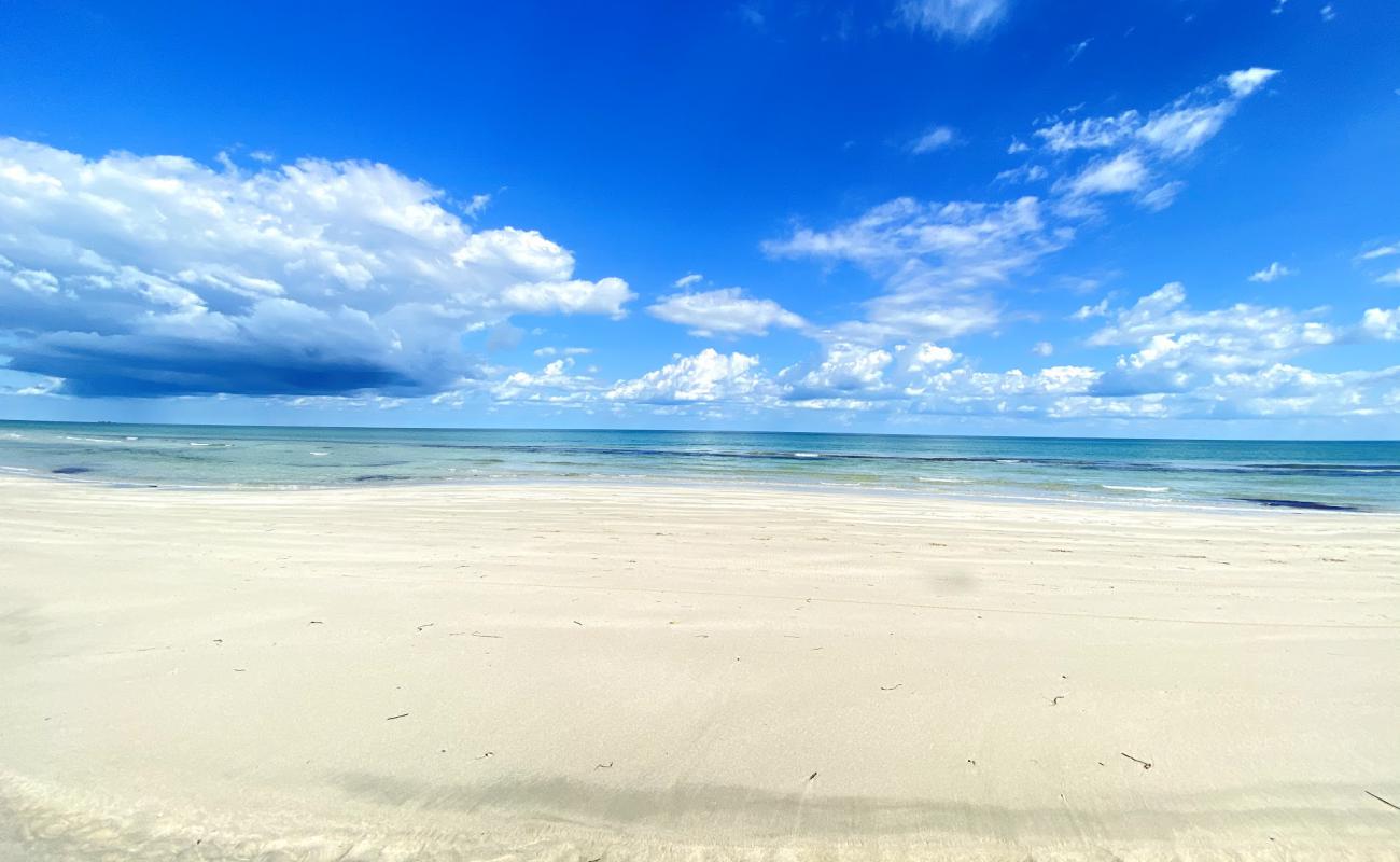 Foto de Plage El Hachen con arena blanca superficie