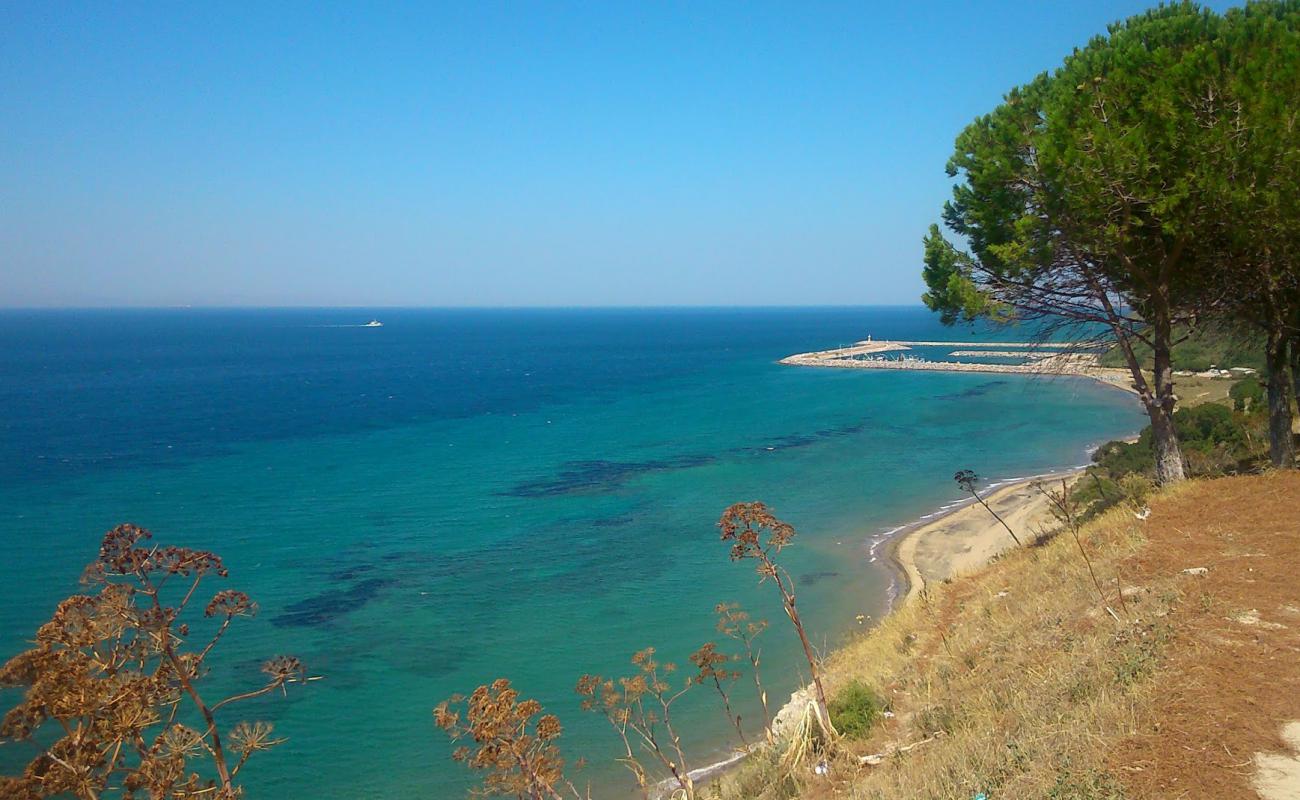 Foto de Yenikoy Camlik beach con arena fina y guijarros superficie