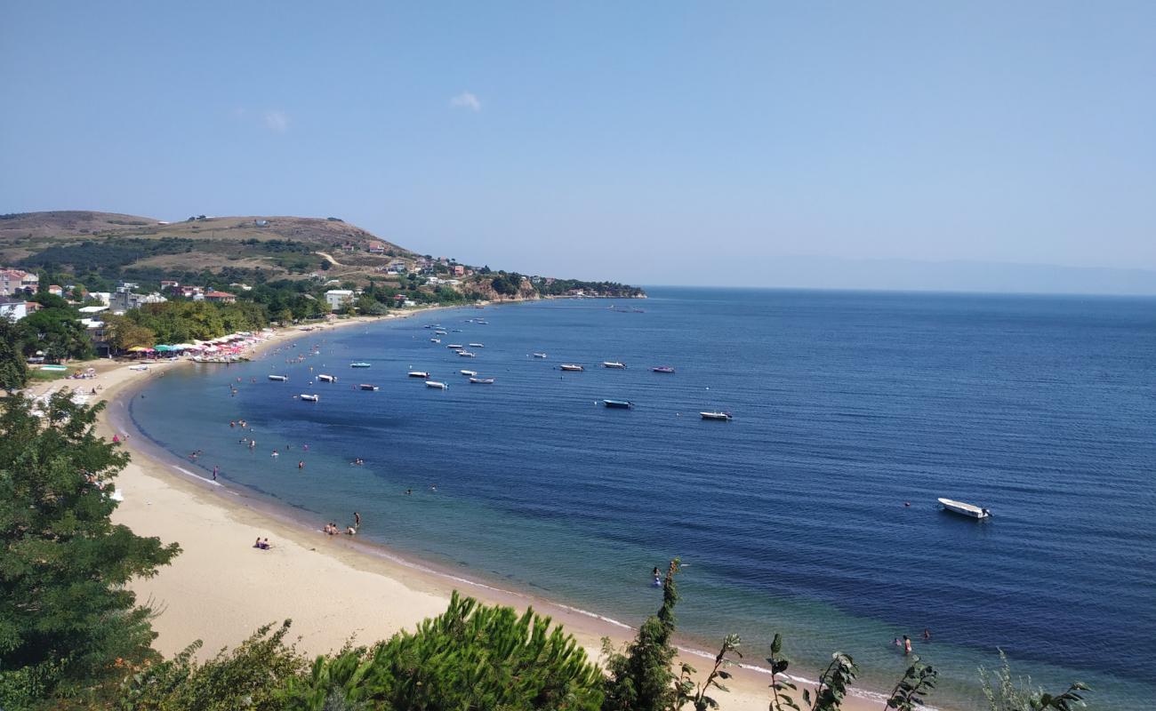 Foto de Karsiyaka beach II con arena oscura superficie