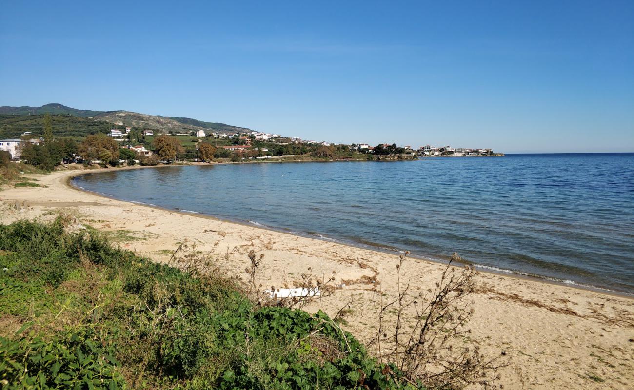 Foto de Tatlisu beach III con arena oscura superficie