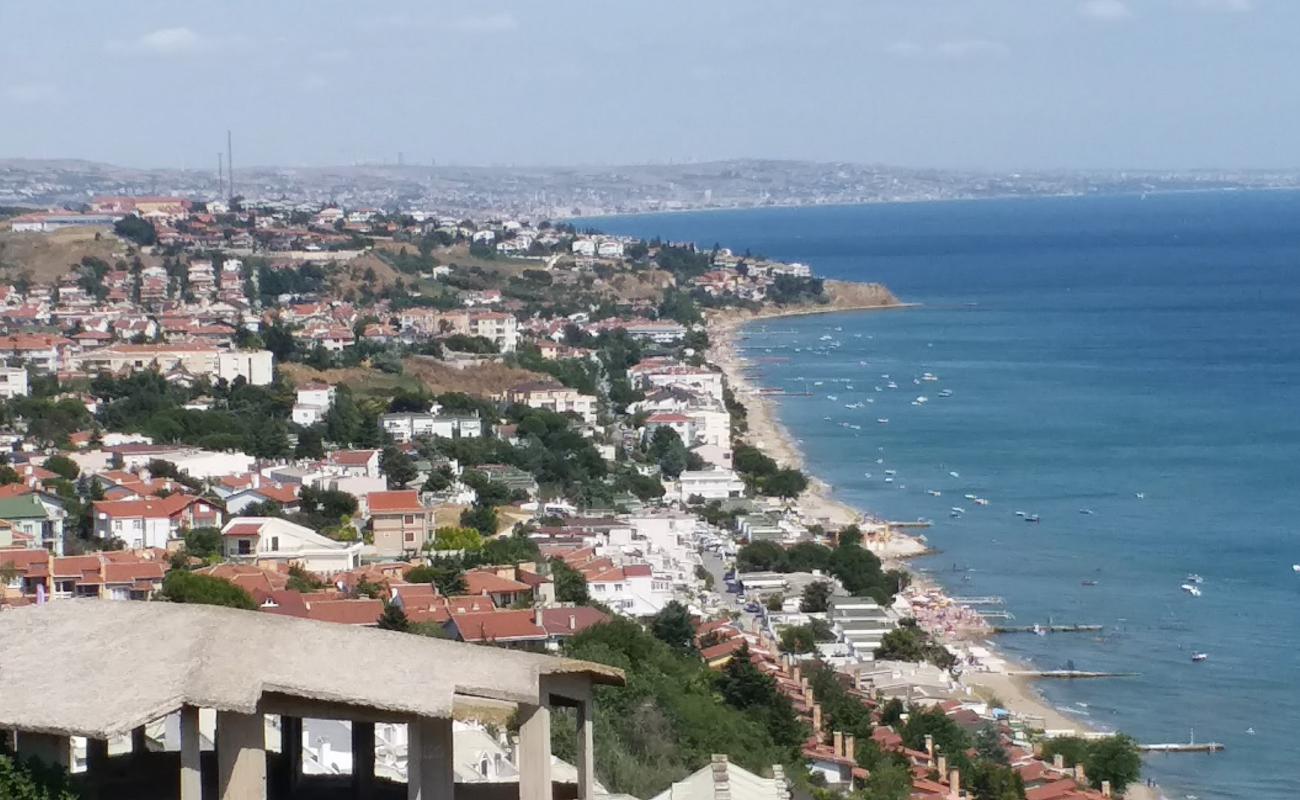 Foto de Silivri beach con arena oscura superficie