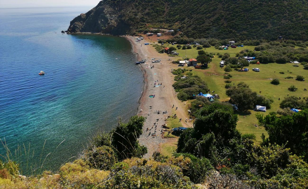 Foto de Karaagac Bay beach con guijarro ligero superficie