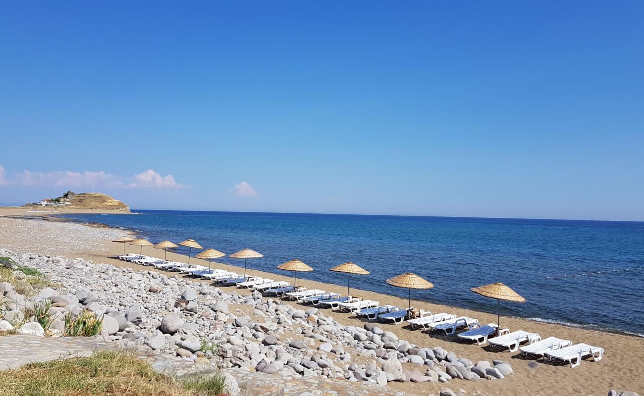 Foto de Yuvali beach con arena fina y guijarros superficie