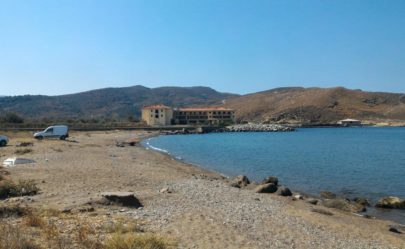 Foto de Kalekoy Harbor beach con arena/piedras marrón superficie