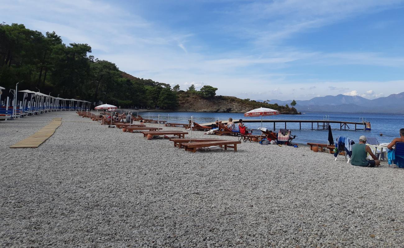 Foto de Büyük Samanlık Plajı con guijarro ligero superficie