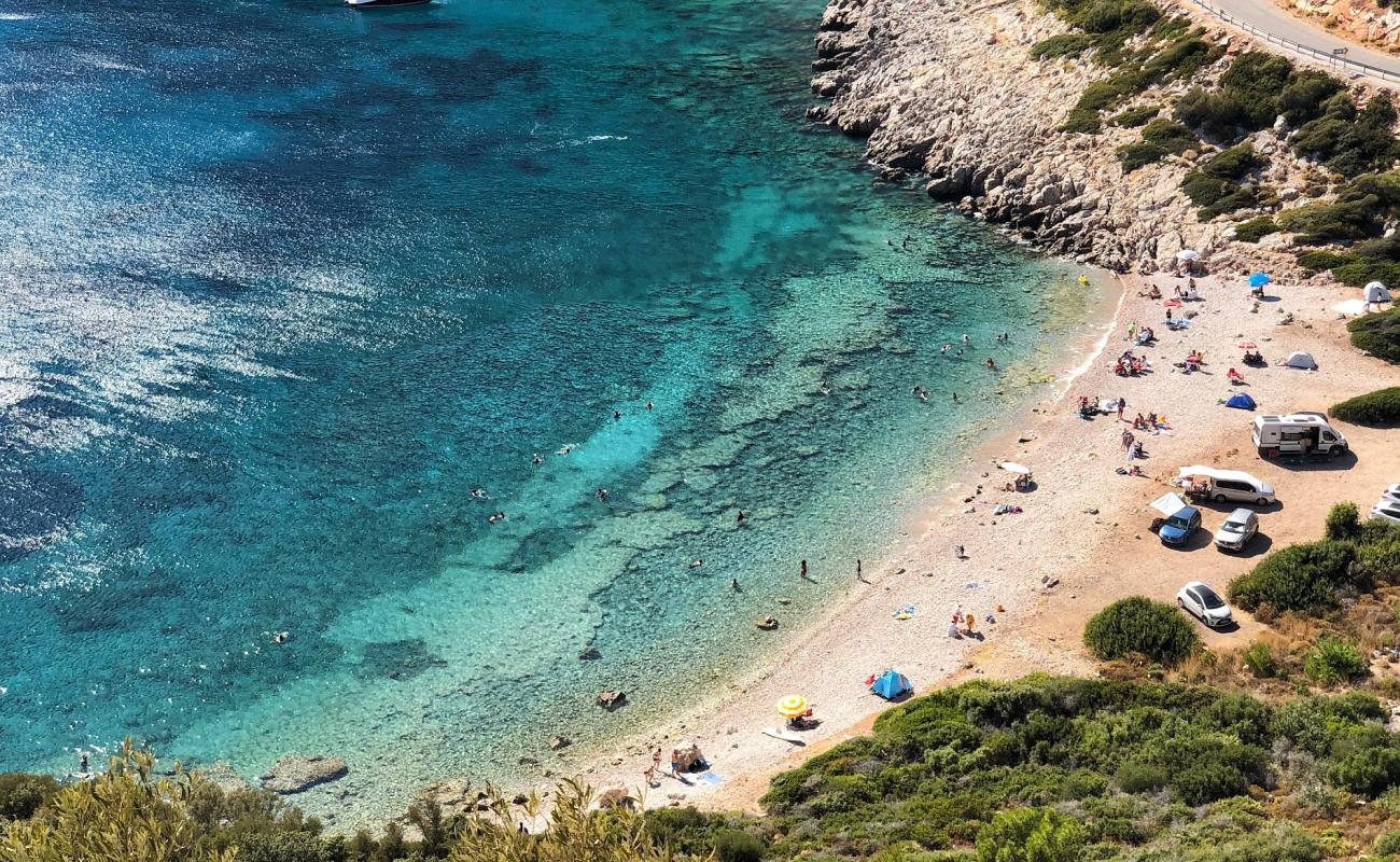 Foto de Playa de Kuru Burun con guijarro gris superficie