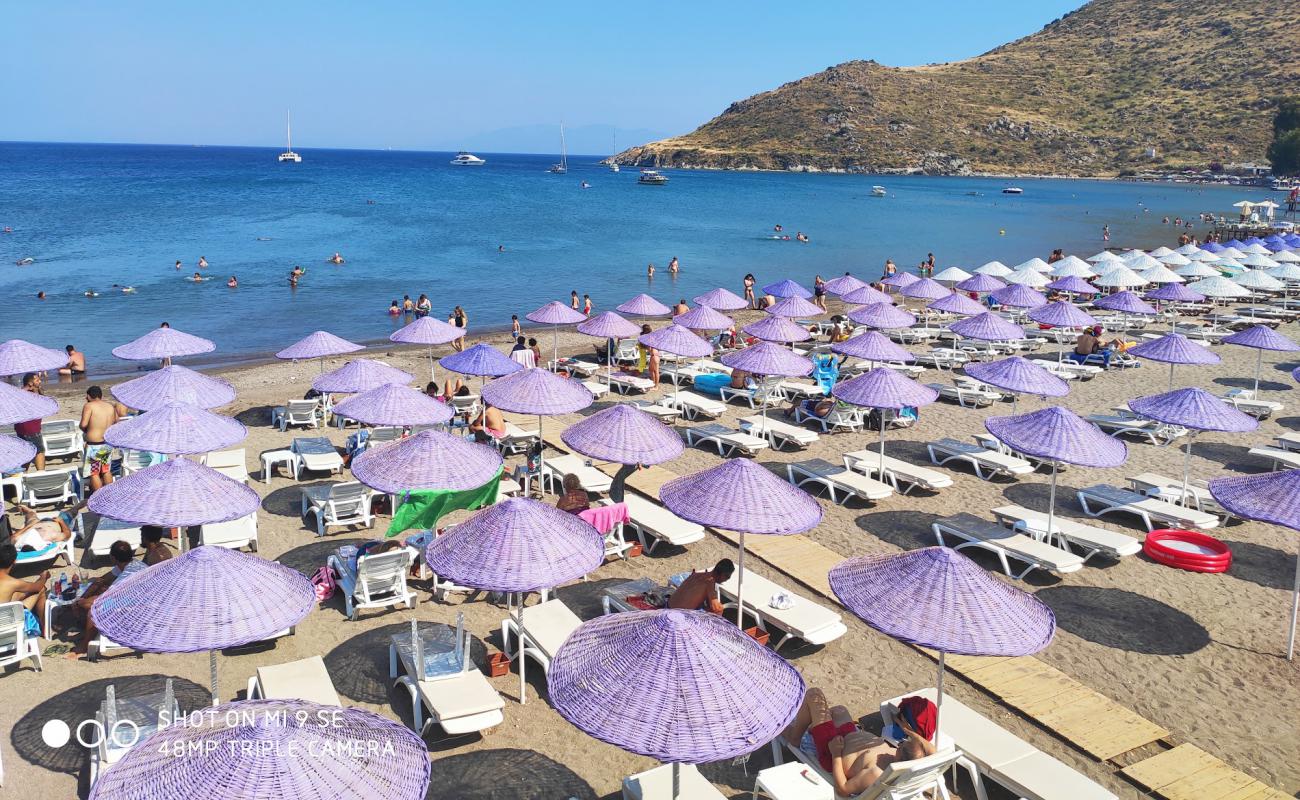 Foto de Playa de Karaincir con arena brillante superficie