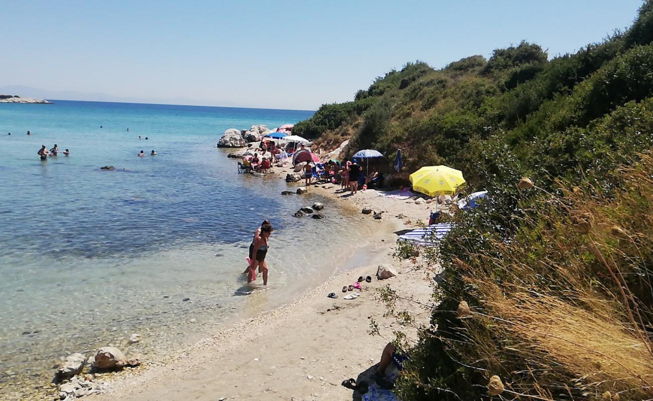 Foto de Cennetkoy beach con arena fina y guijarros superficie