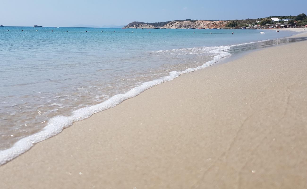 Foto de Playa de Altinkum con brillante arena fina superficie