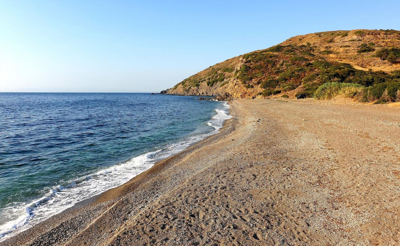 Foto de Karacagil beach con arena gris y guijarros superficie