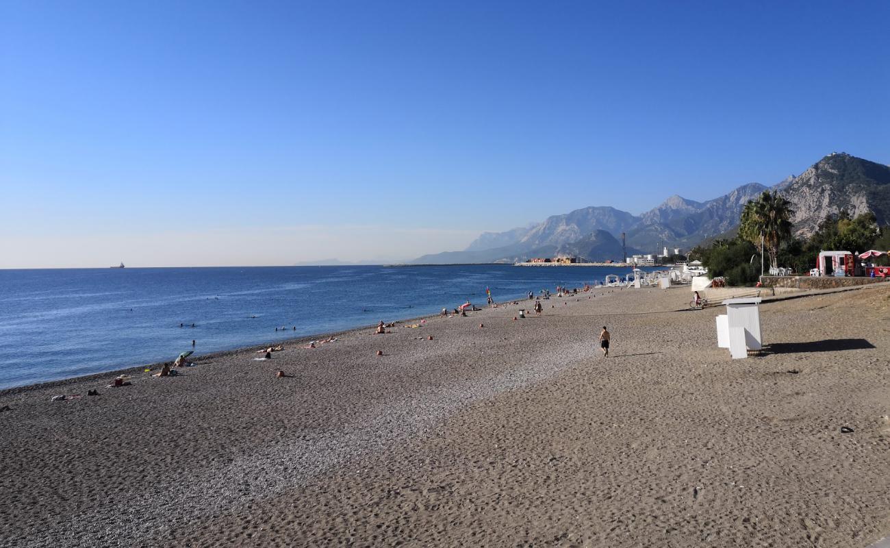 Foto de Baki Beach con guijarro fino claro superficie