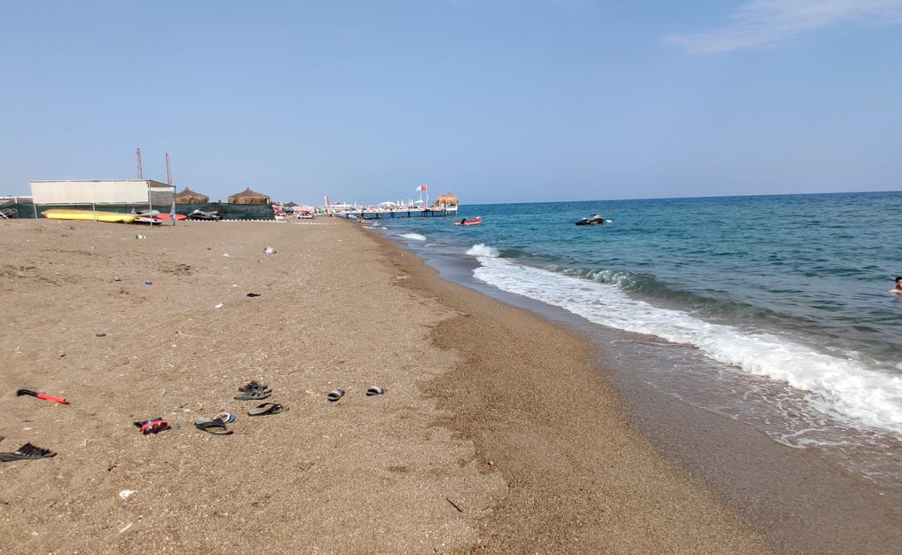 Foto de Lara Public beach con arena oscura superficie