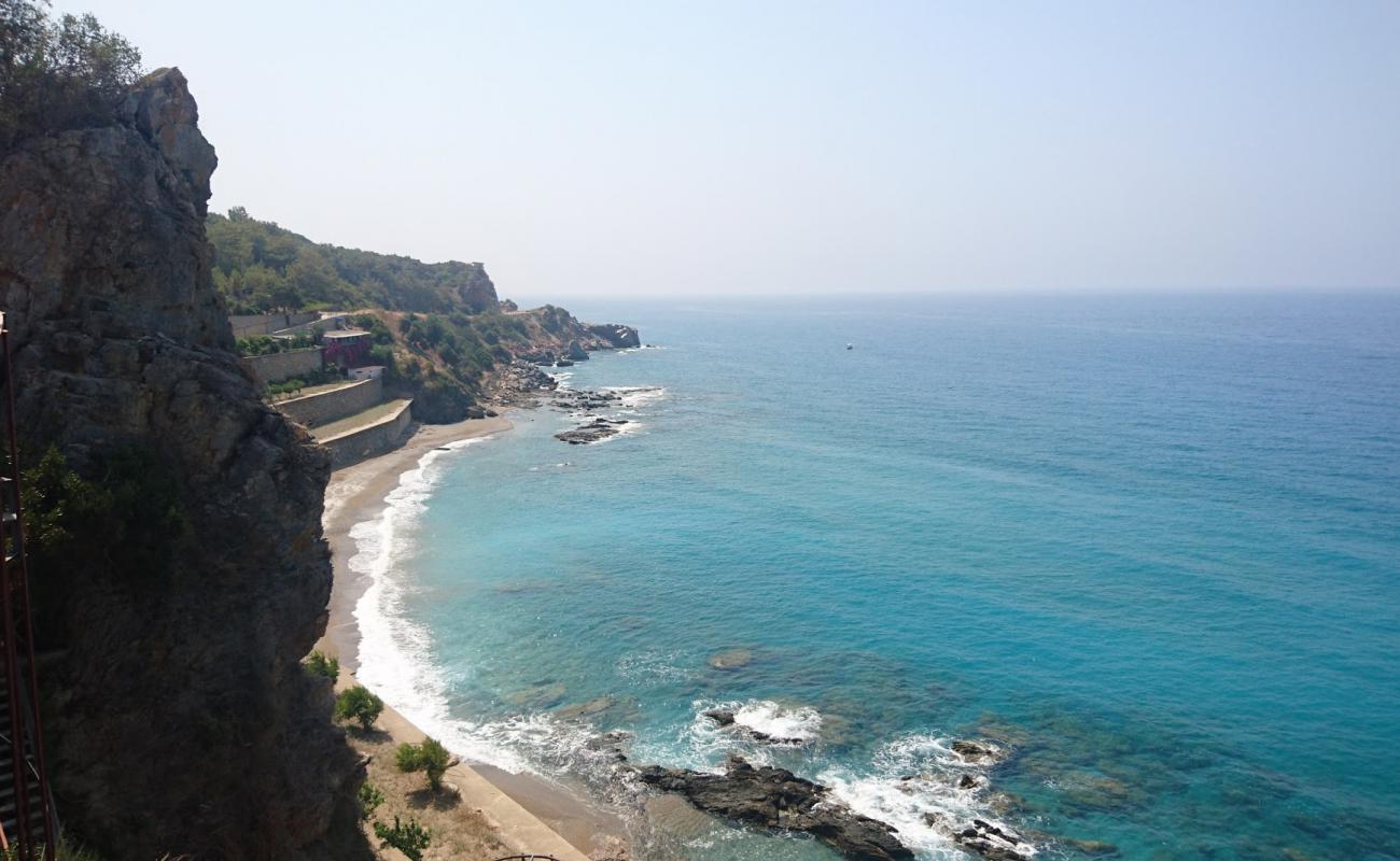 Foto de Imamli beach II con arena/guijarros negro superficie