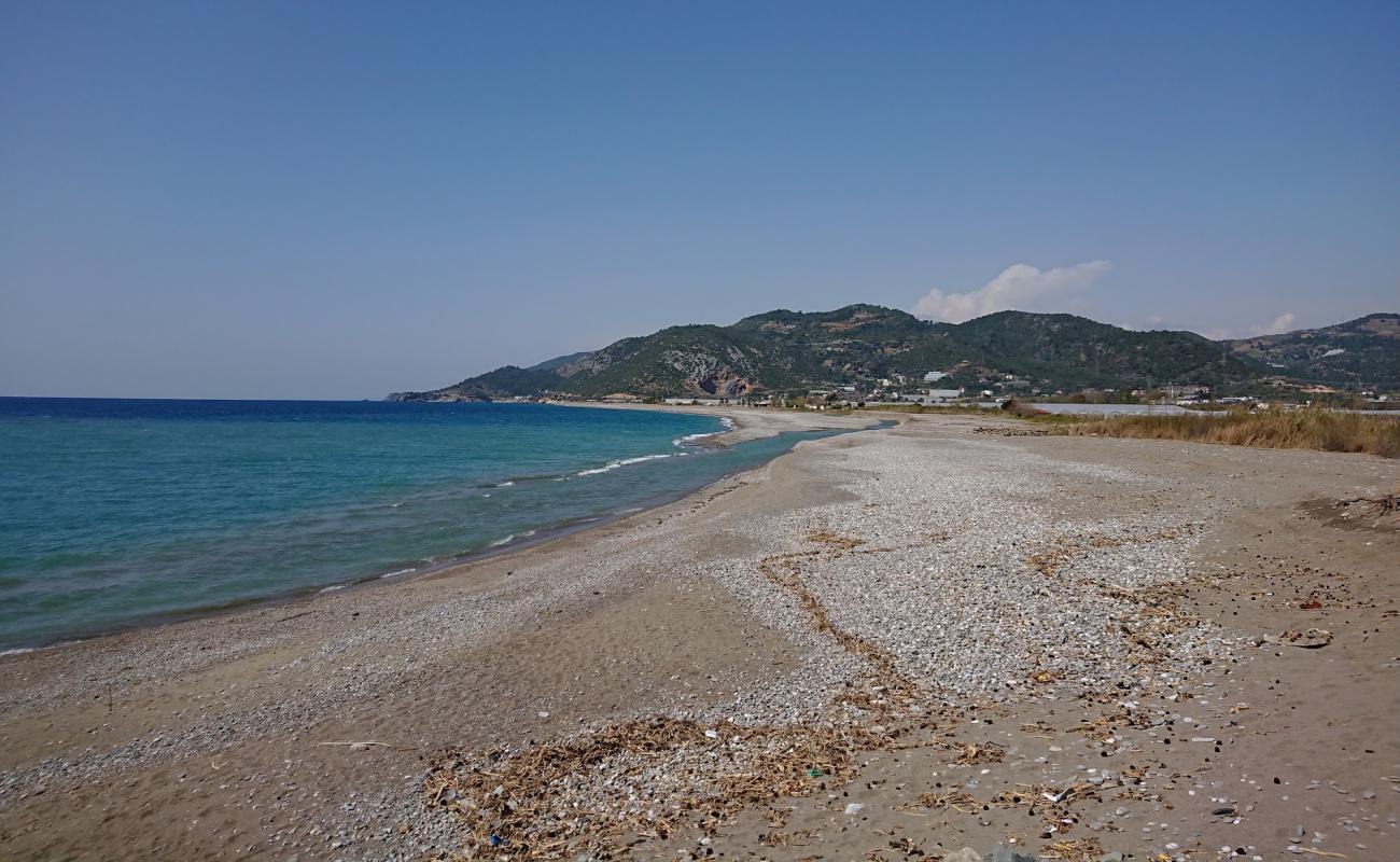 Foto de Kahyalar beach con arena gris y guijarros superficie