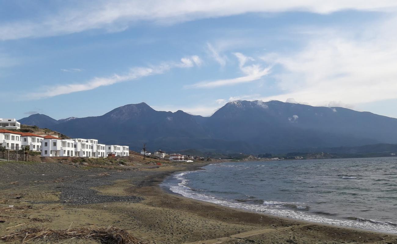 Foto de Arsuz beach III con arena fina y guijarros superficie