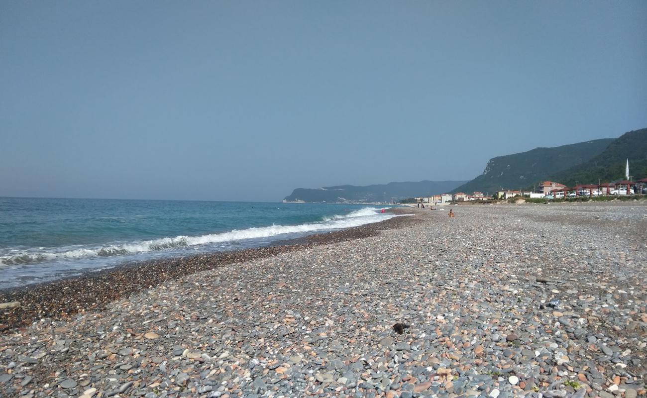 Foto de Gebes Plaji con arena gris y guijarros superficie