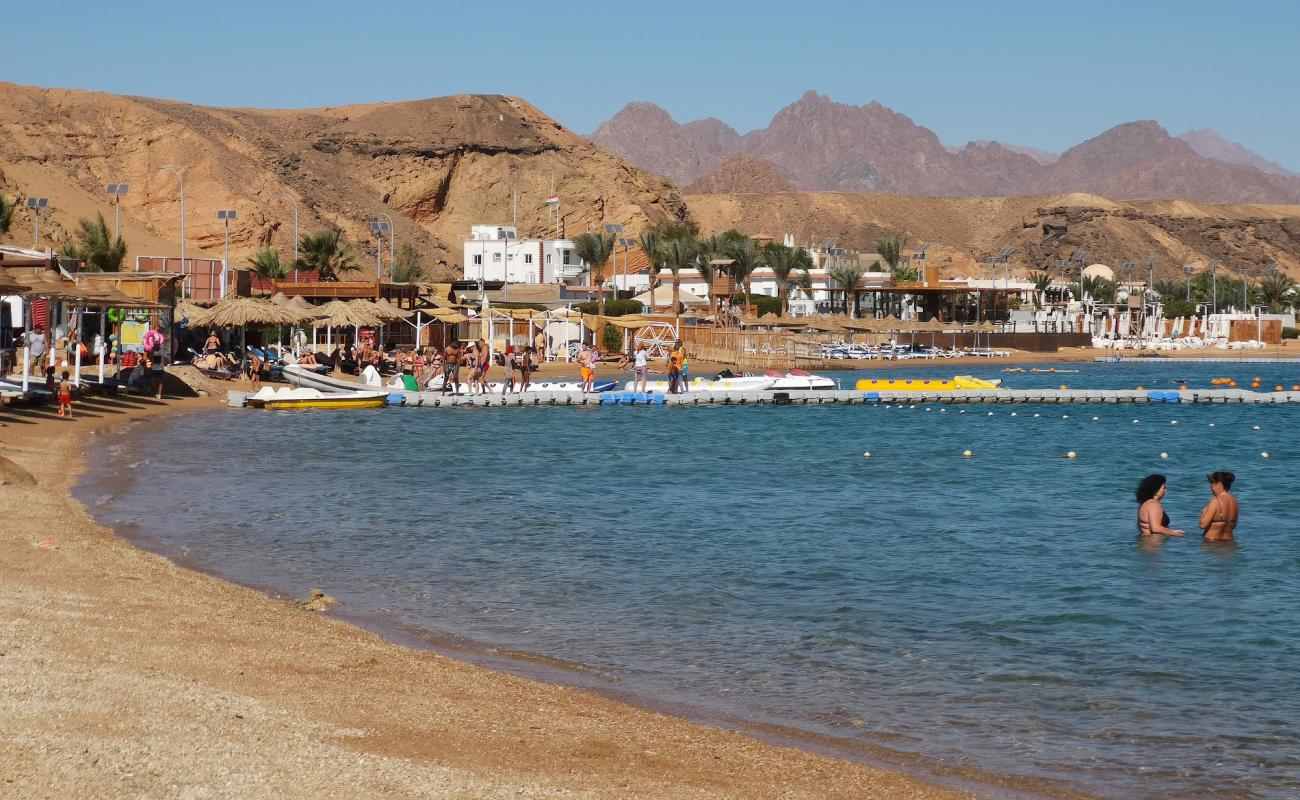 Foto de Hala beach con arena brillante superficie