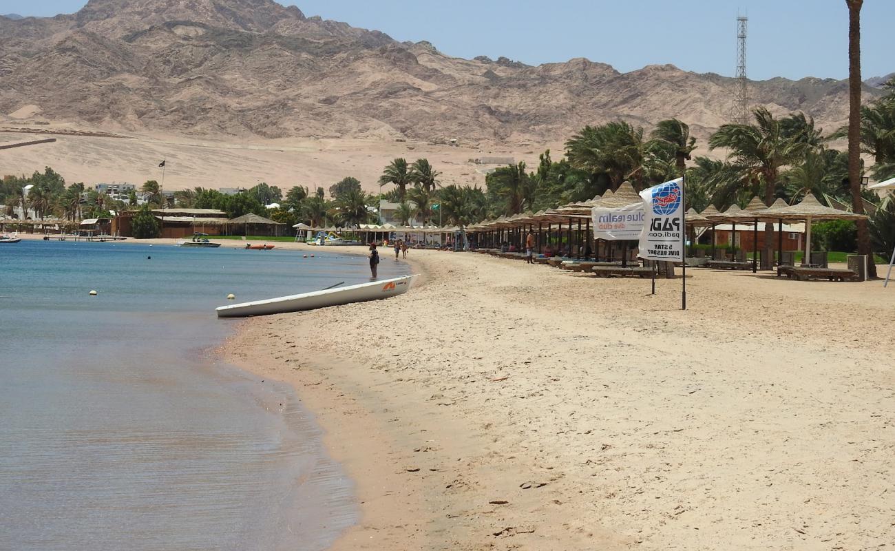 Foto de Dahab Lagoon beach con arena brillante superficie