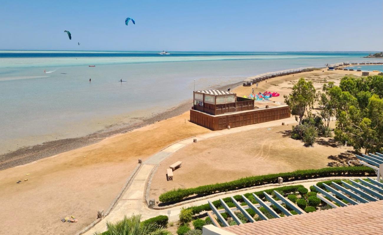 Foto de Movenpick El Gouna con arena brillante superficie