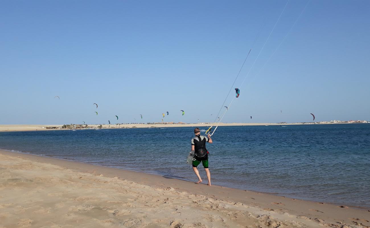 Foto de Mesca Beach con arena brillante superficie