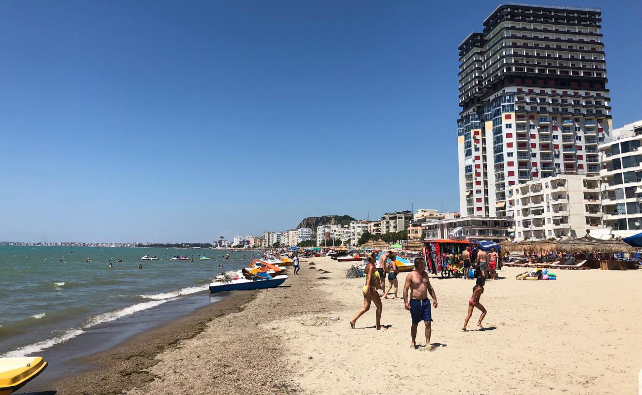 Foto de Durres IV beach con brillante arena fina superficie