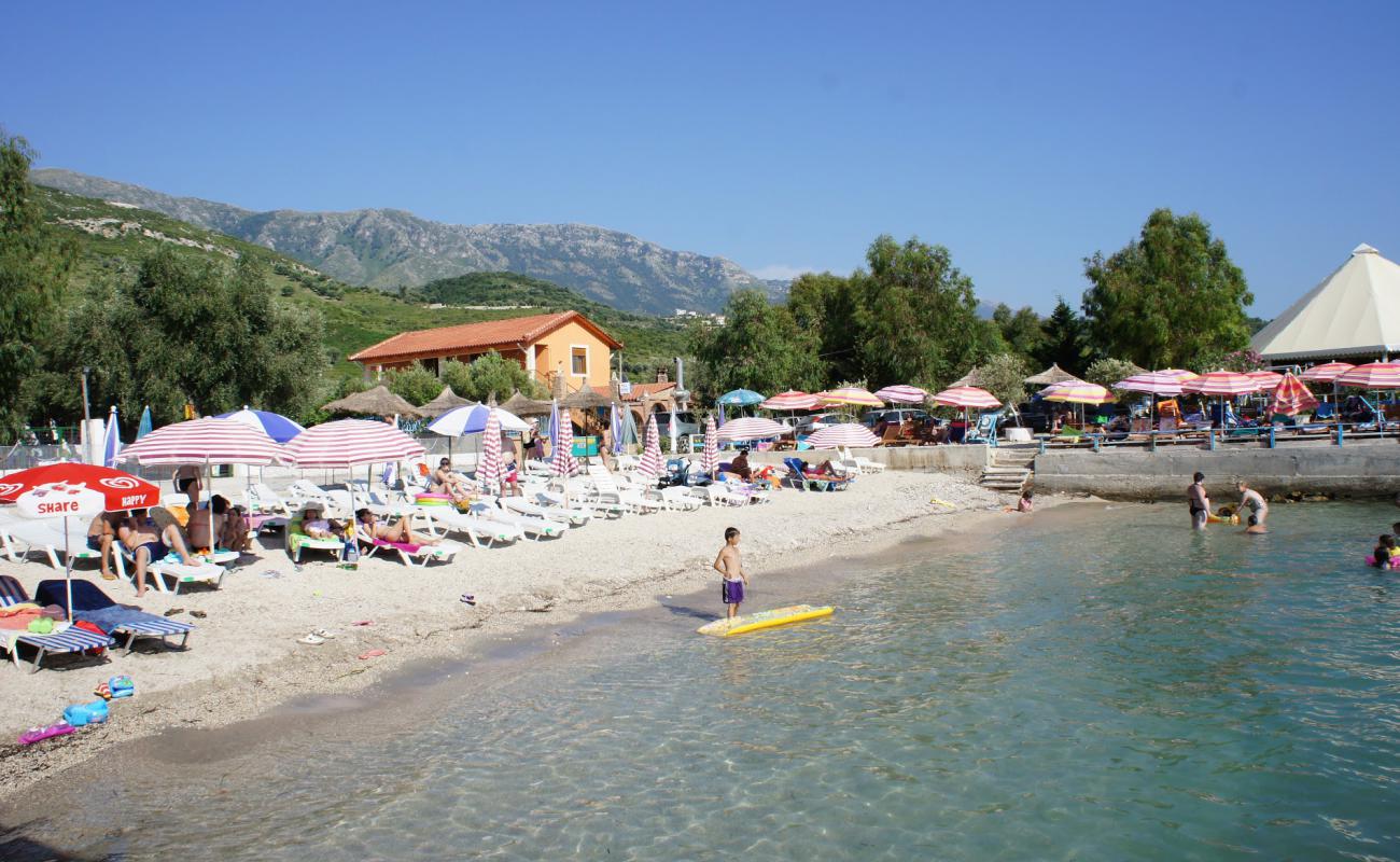 Foto de Radhime beach II con guijarro ligero superficie