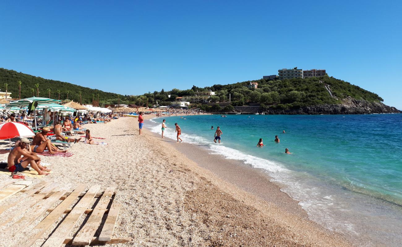 Foto de Playa Jala con guijarro fino claro superficie