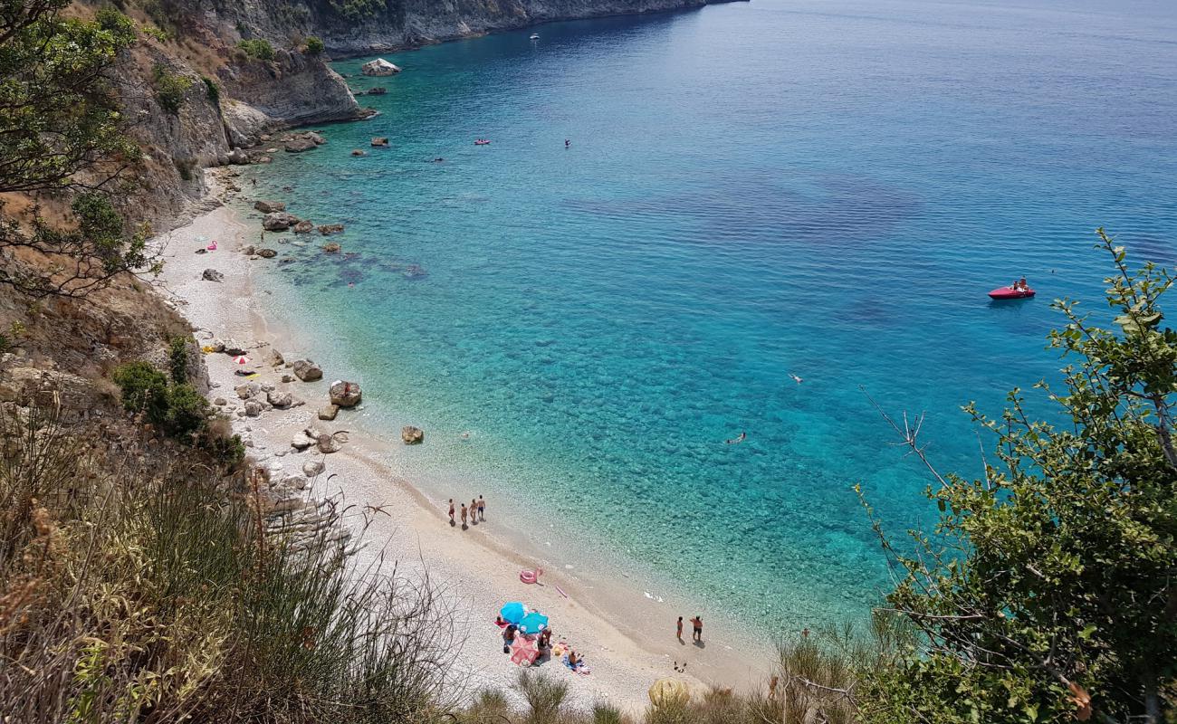 Foto de Filikur Beach con guijarro ligero superficie