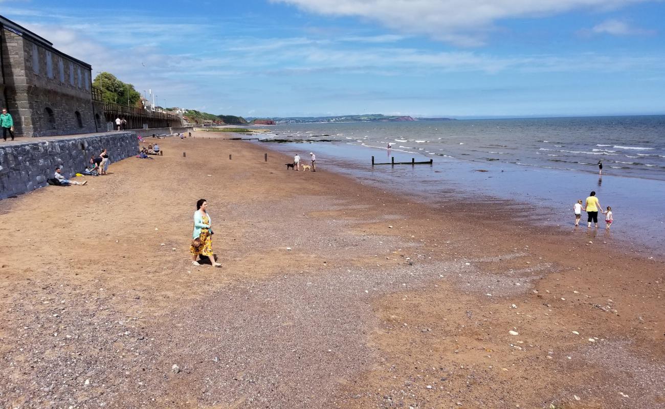 Foto de Dawlish Town beach con arena oscura superficie