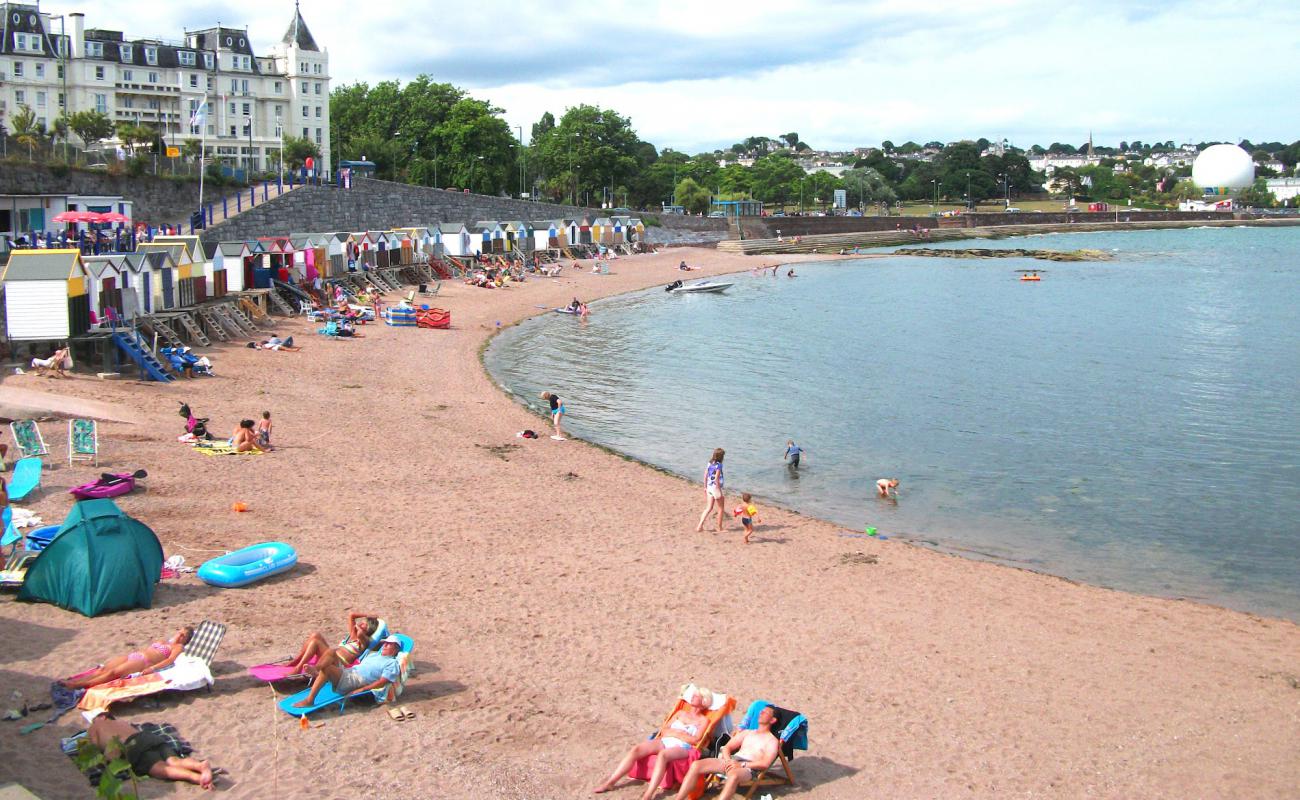 Foto de Corbyn beach con arena brillante superficie