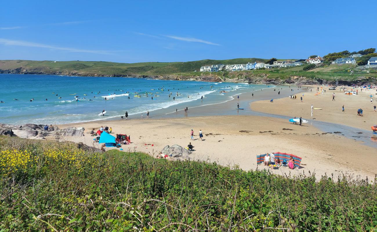 Foto de Polzeath beach con arena brillante superficie