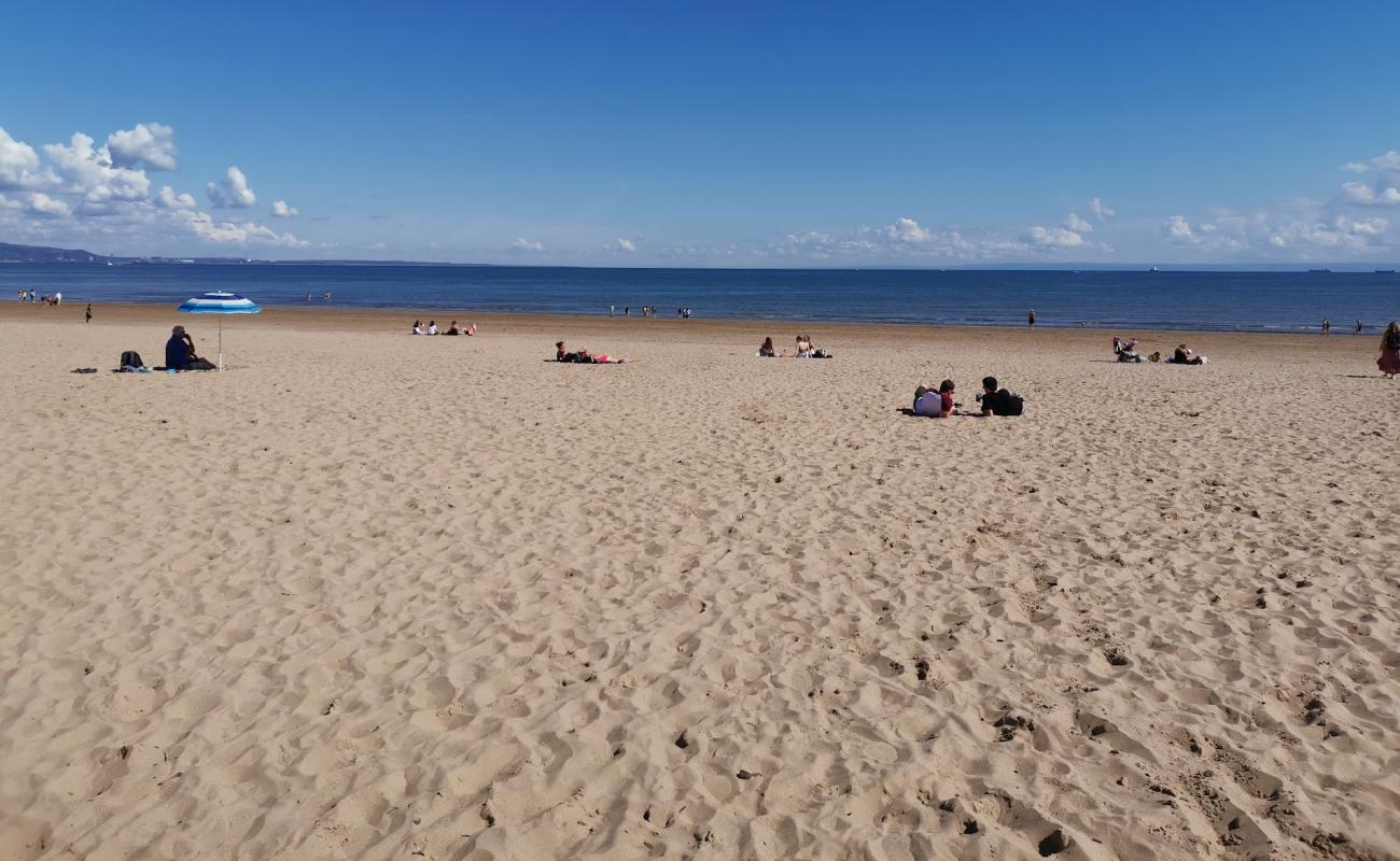 Foto de Playa de Swansea con arena brillante superficie