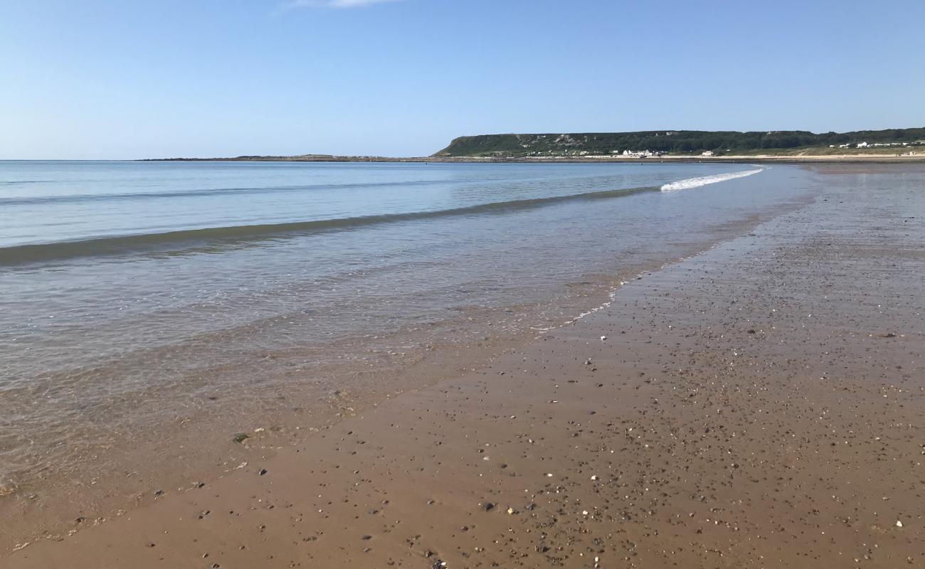 Foto de Port Eynon beach con arena/guijarros negro superficie