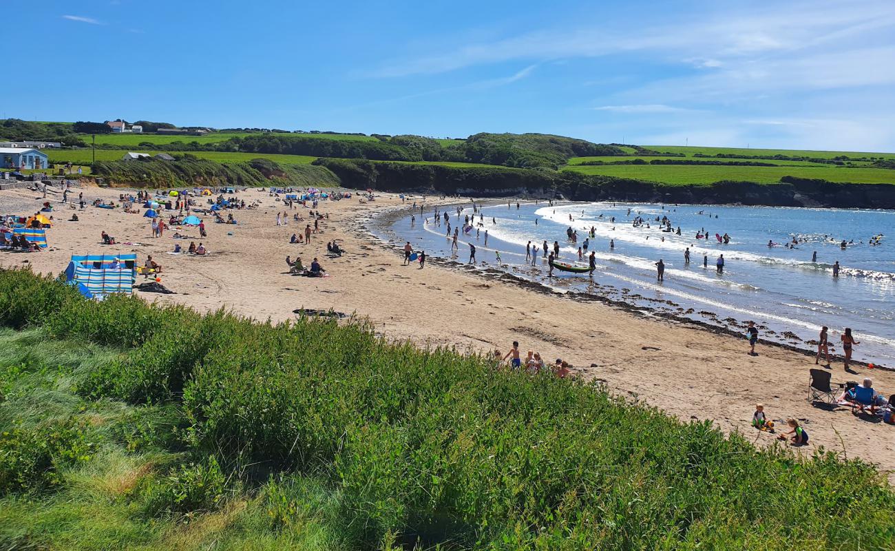 Foto de West Angle beach con arena brillante superficie