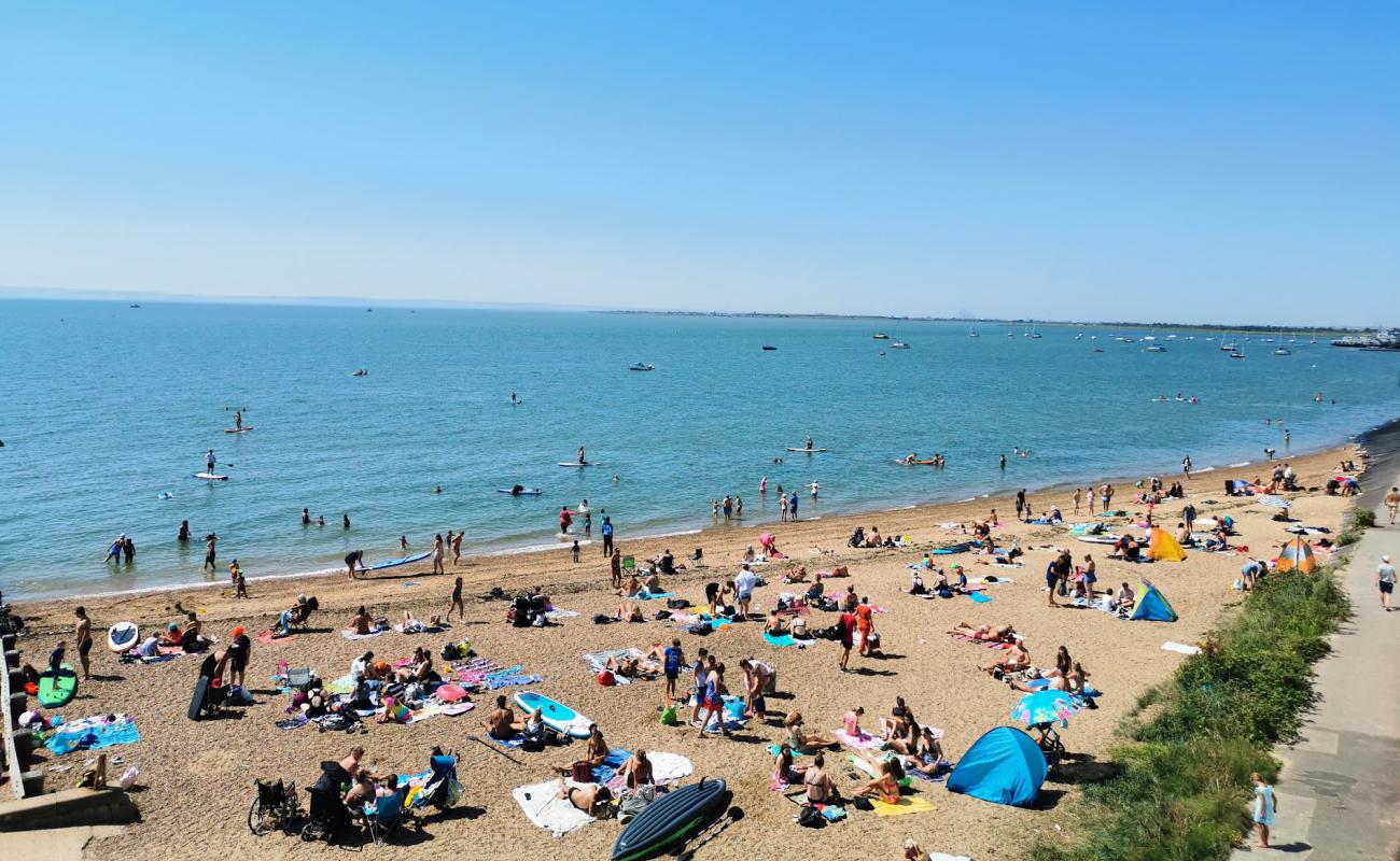 Foto de Playa de Chalkwell con arena fina y guijarros superficie