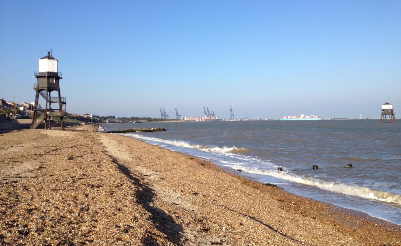 Foto de Playa de Dovercourt con arena fina y guijarros superficie