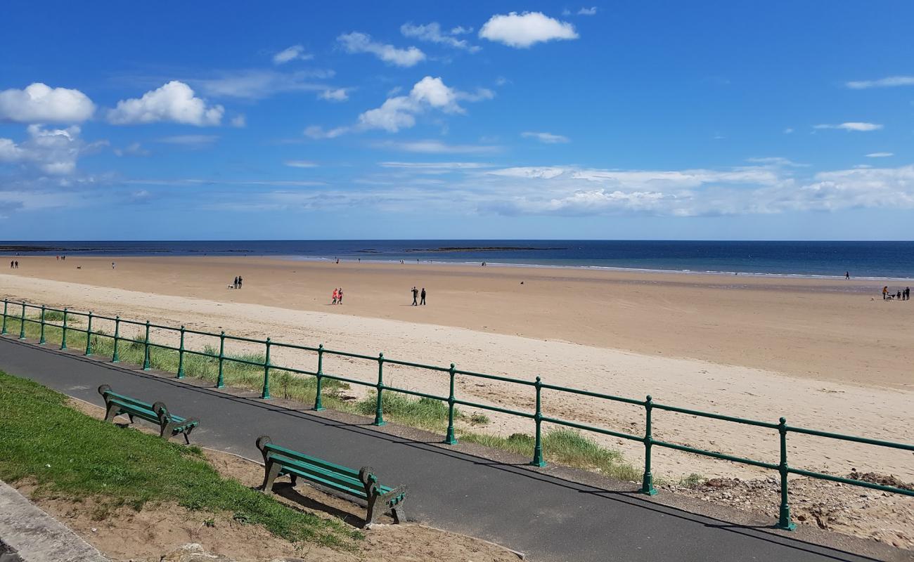 Foto de Seaburn beach con arena brillante superficie