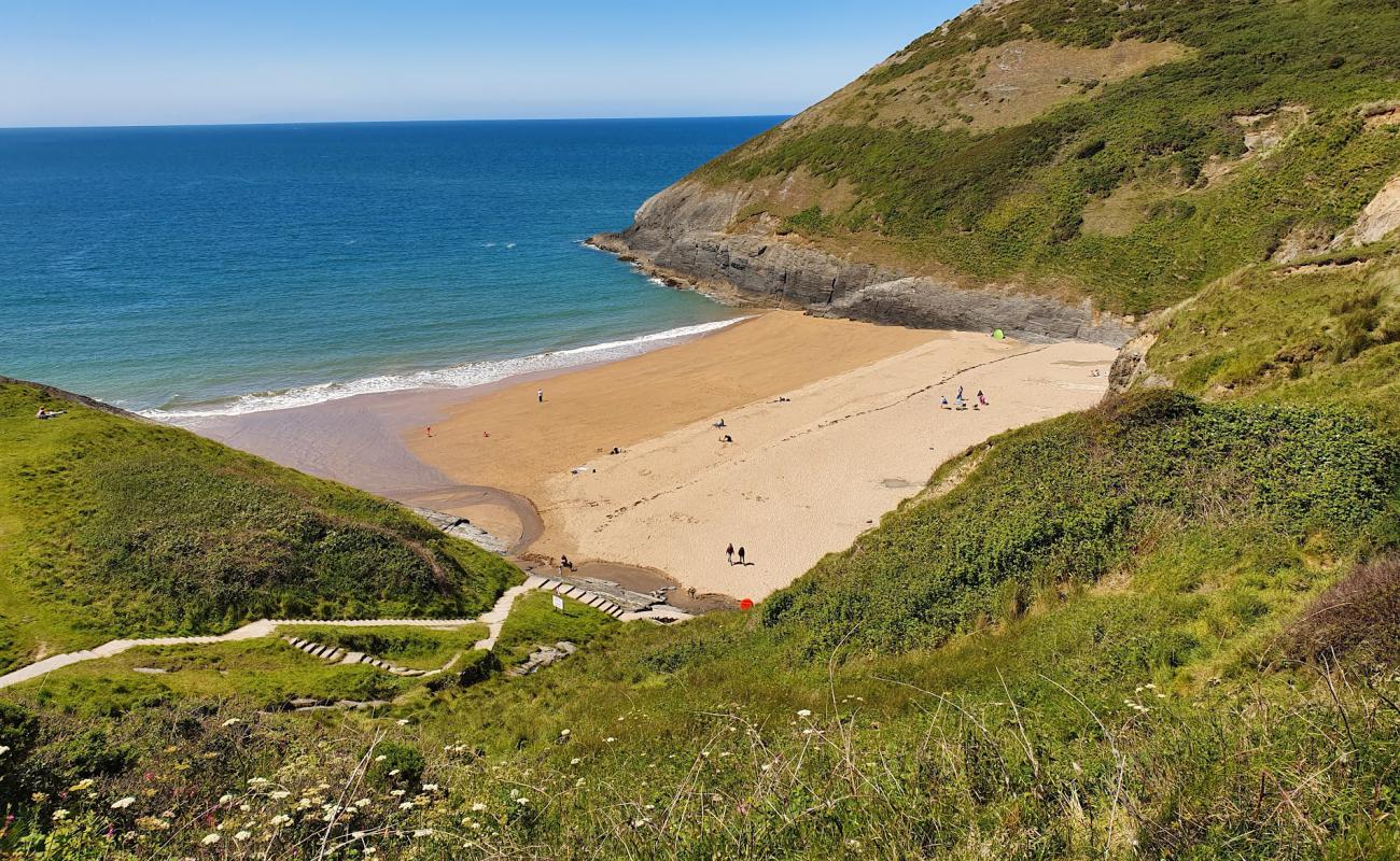 Foto de Playa de Mwnt con arena oscura superficie