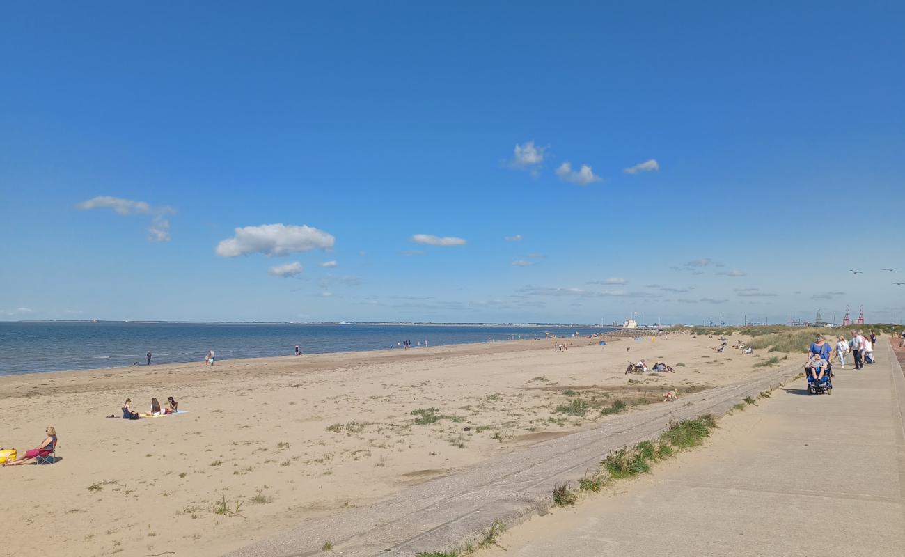 Foto de Playa de Wallasey con arena brillante superficie