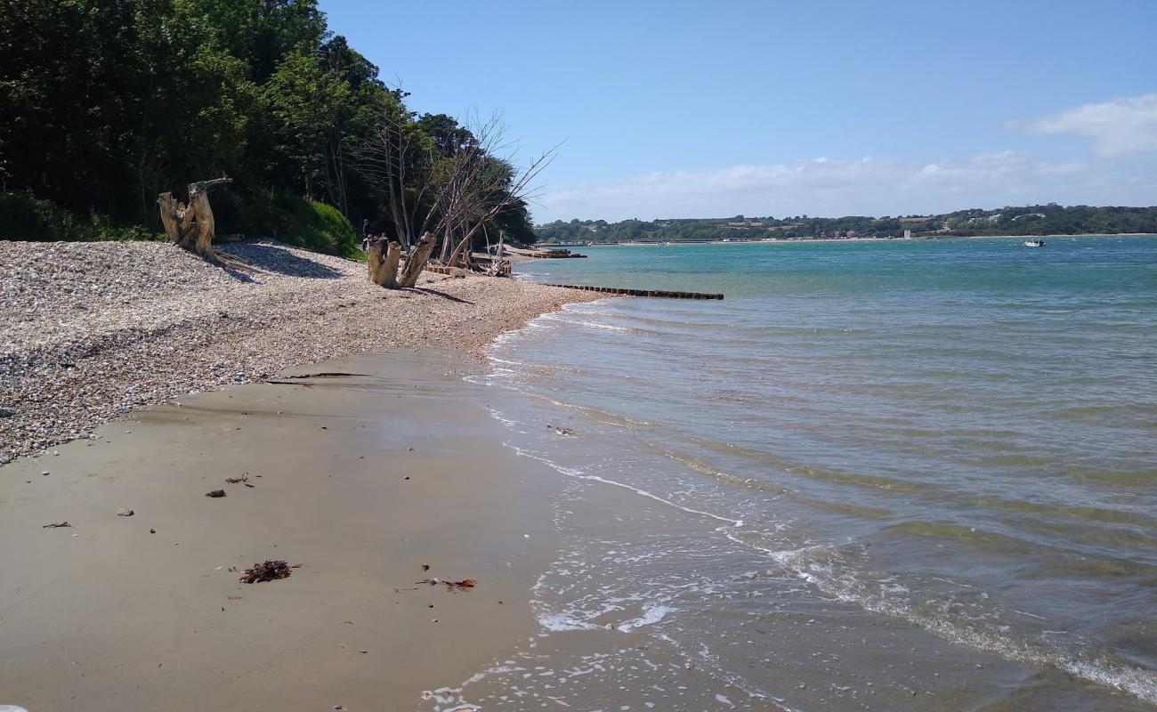 Foto de Playa de Bembridge con arena fina y guijarros superficie