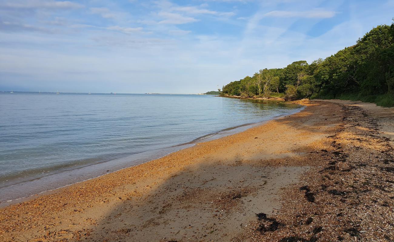 Foto de Woodside Beach con arena fina y guijarros superficie