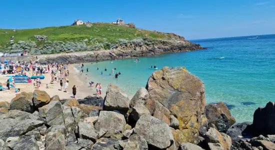 Porthgwidden Beach