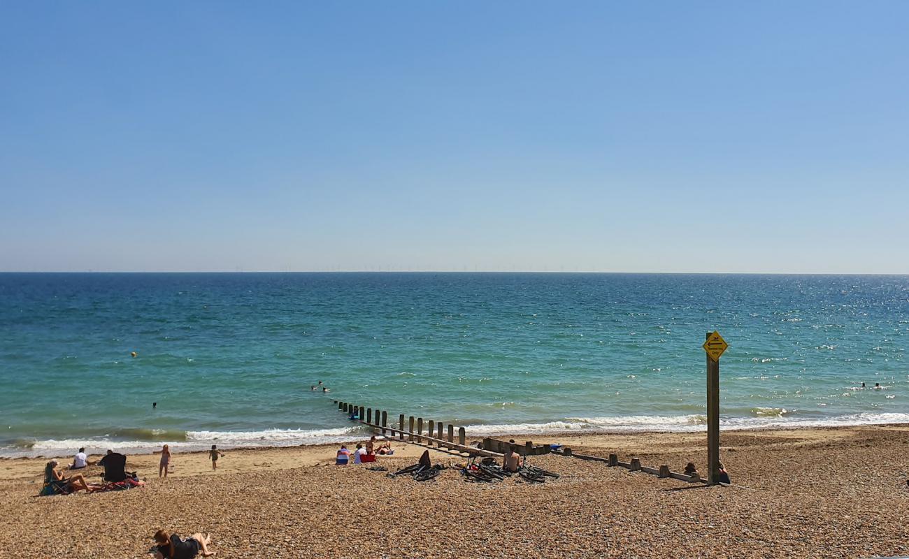 Foto de Playa de Lancing con guijarro ligero superficie